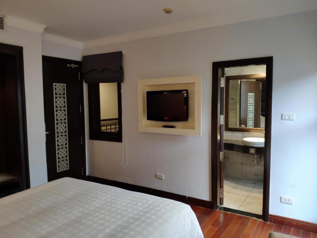 Church Boutique Hotel Hang Trong هانوي المظهر الخارجي الصورة