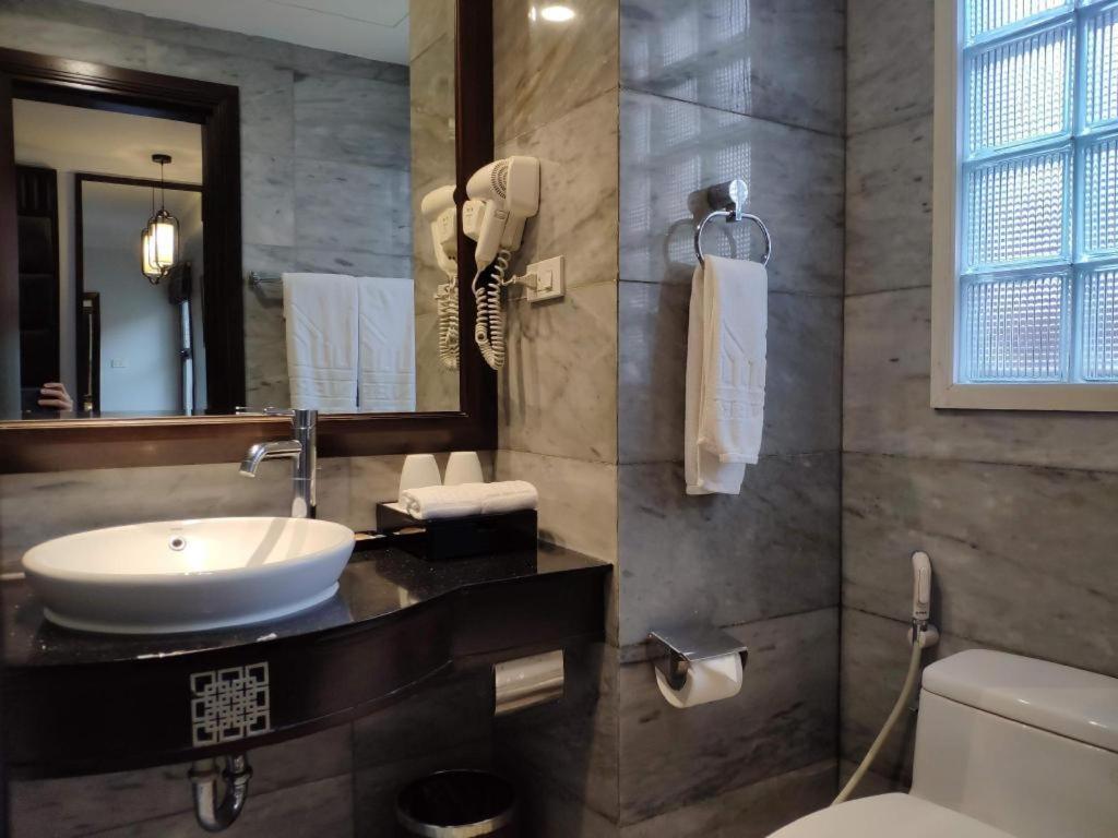 Church Boutique Hotel Hang Trong هانوي المظهر الخارجي الصورة